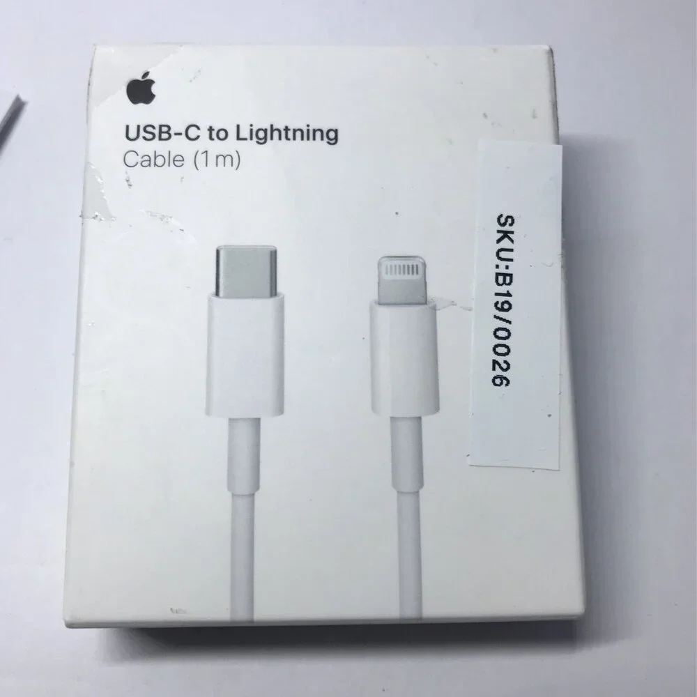 🍒 Official Apple USB-C to Lightning Cable [ 1m in Length ]